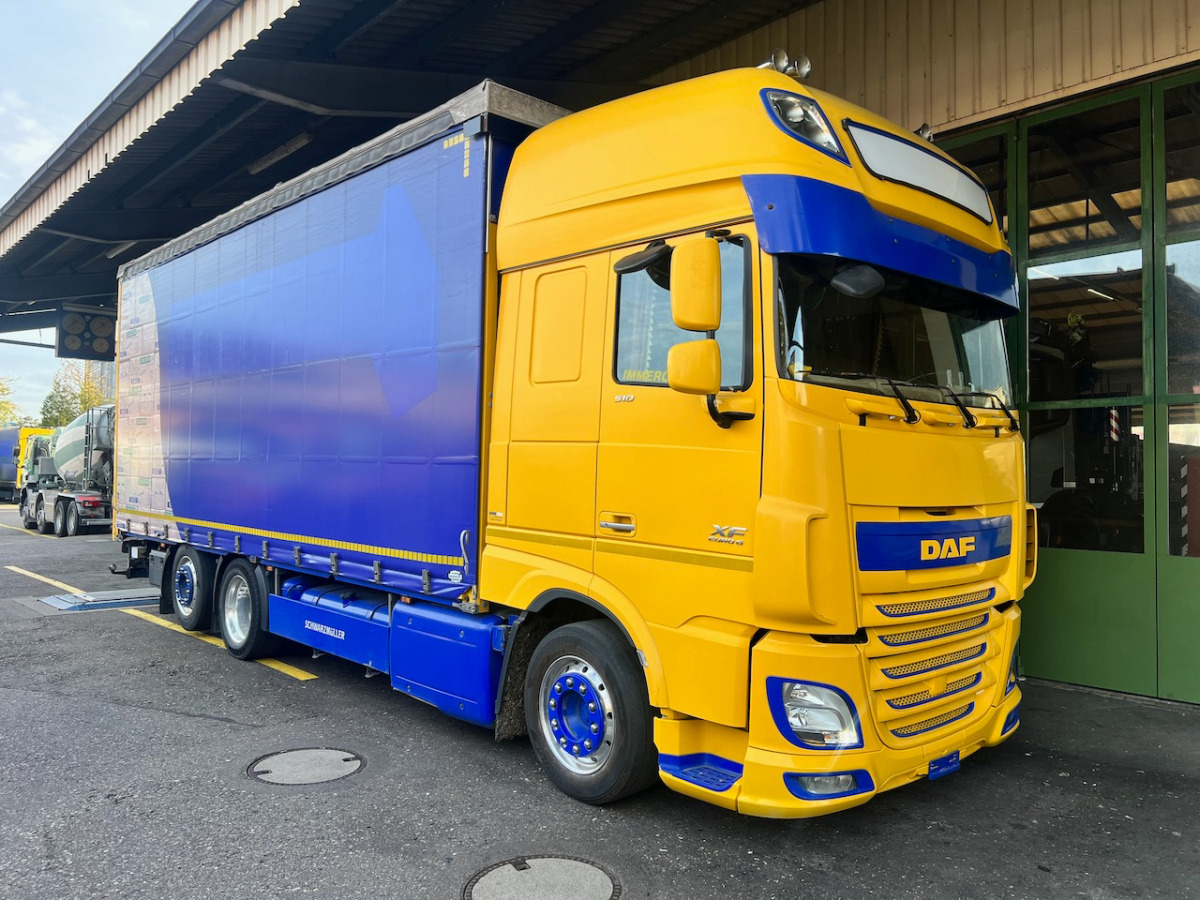 DAF XF 510 Jumbo - Camião de lona: foto 1 DAF XF 510 Jumbo - Camião de lona: foto 1