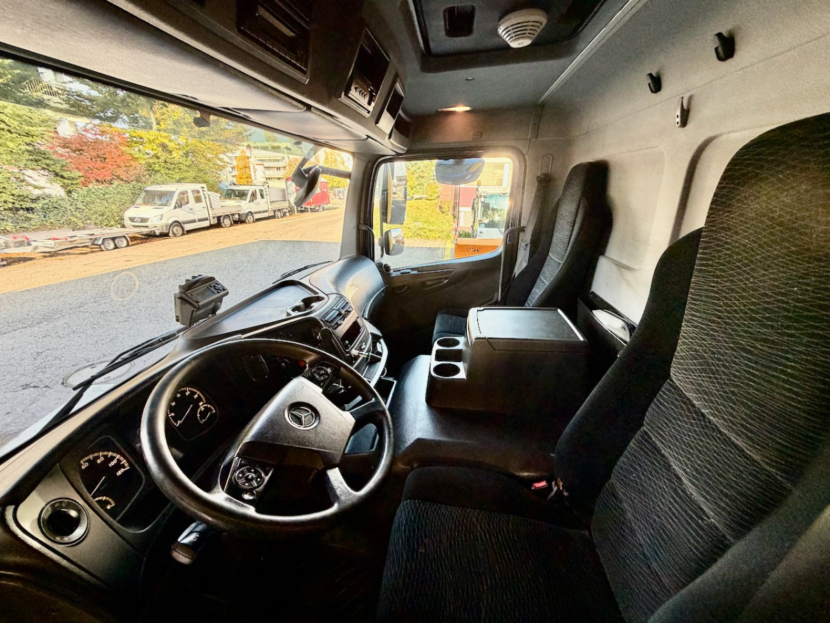 MERCEDES 1224 L - Camião de lona: foto 4 MERCEDES 1224 L - Camião de lona: foto 4