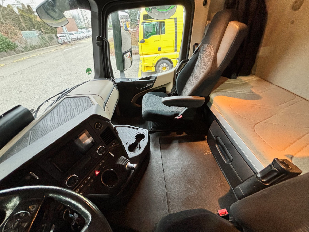 MERCEDES 2543 6x2 - Camião transportador de contêineres/ Caixa móvel: foto 5 MERCEDES 2543 6x2 - Camião transportador de contêineres/ Caixa móvel: foto 5