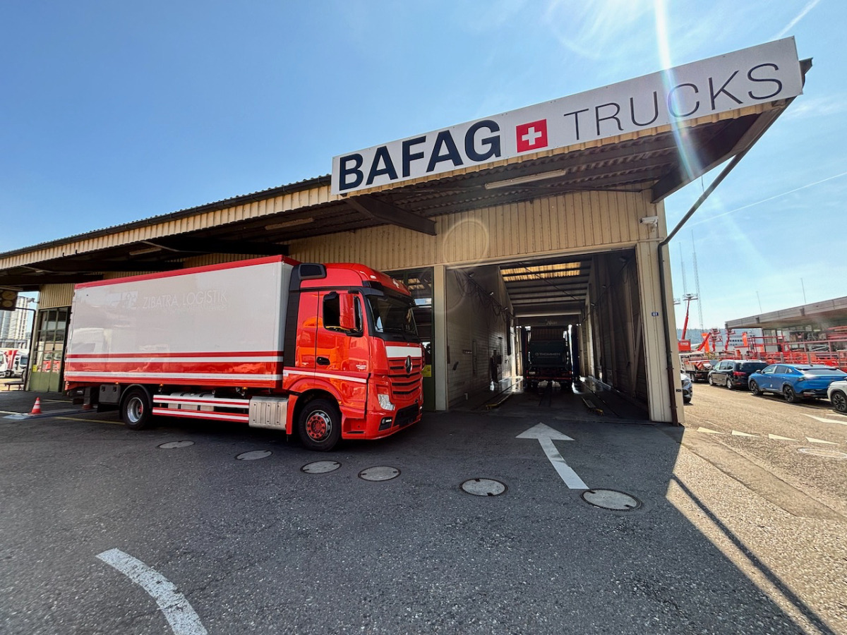 MERCEDES Actros 1848 - Camião furgão: foto 2 MERCEDES Actros 1848 - Camião furgão: foto 2