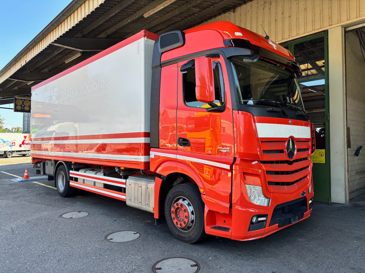MERCEDES Actros 1848 - Camião furgão: foto 1 MERCEDES Actros 1848 - Camião furgão: foto 1