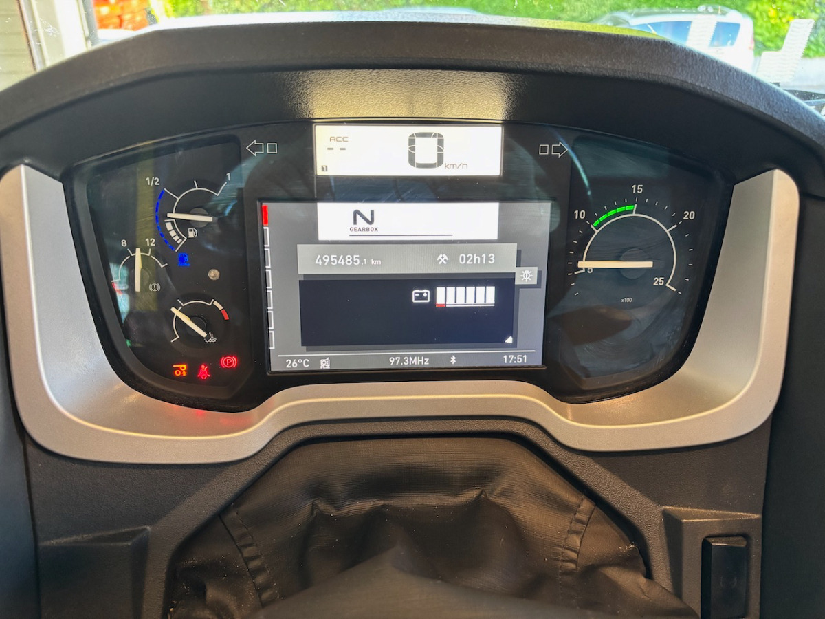 Camião furgão RENAULT T520: foto 6