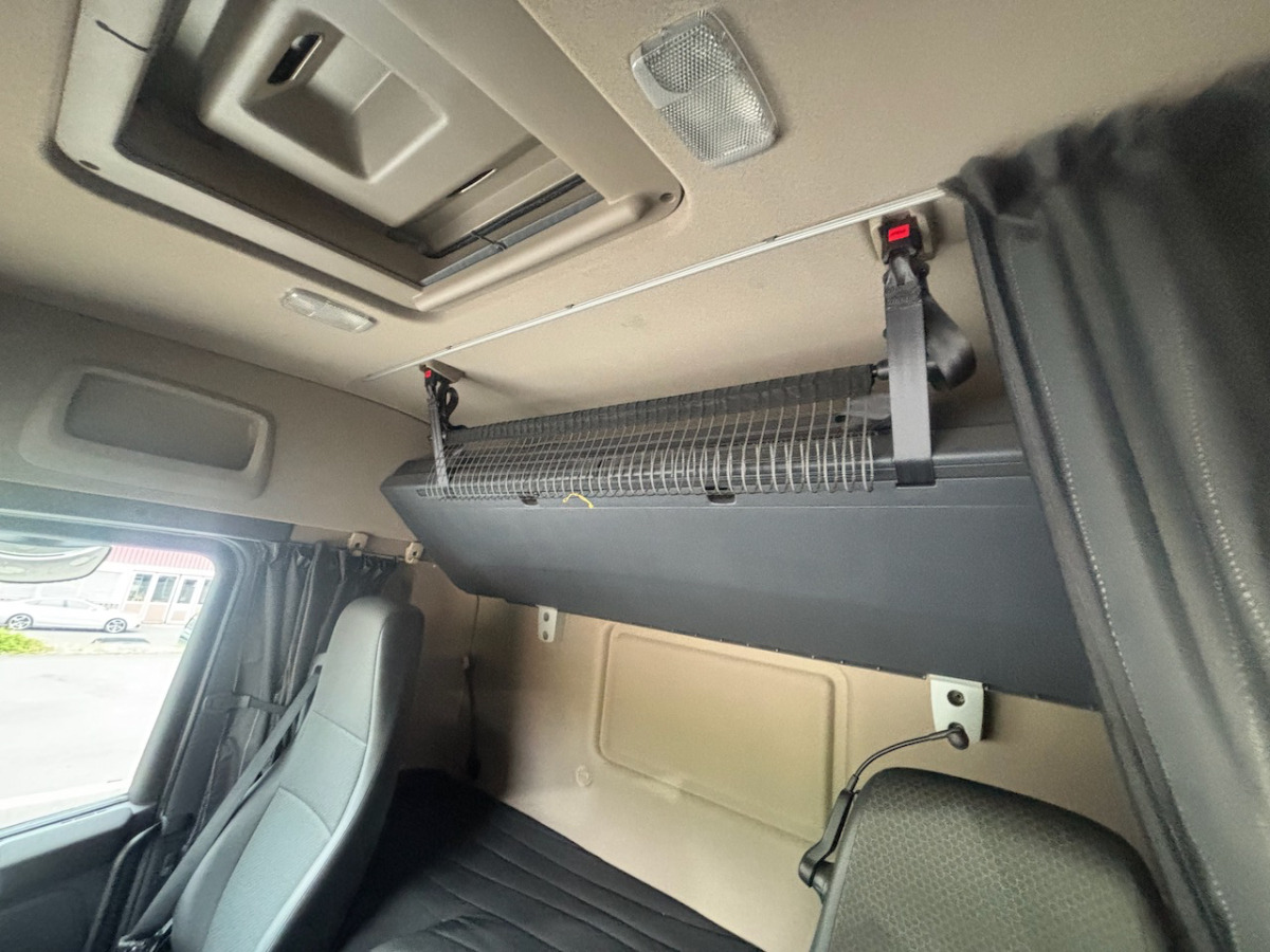 Camião de lona SCANIA G440: foto 11