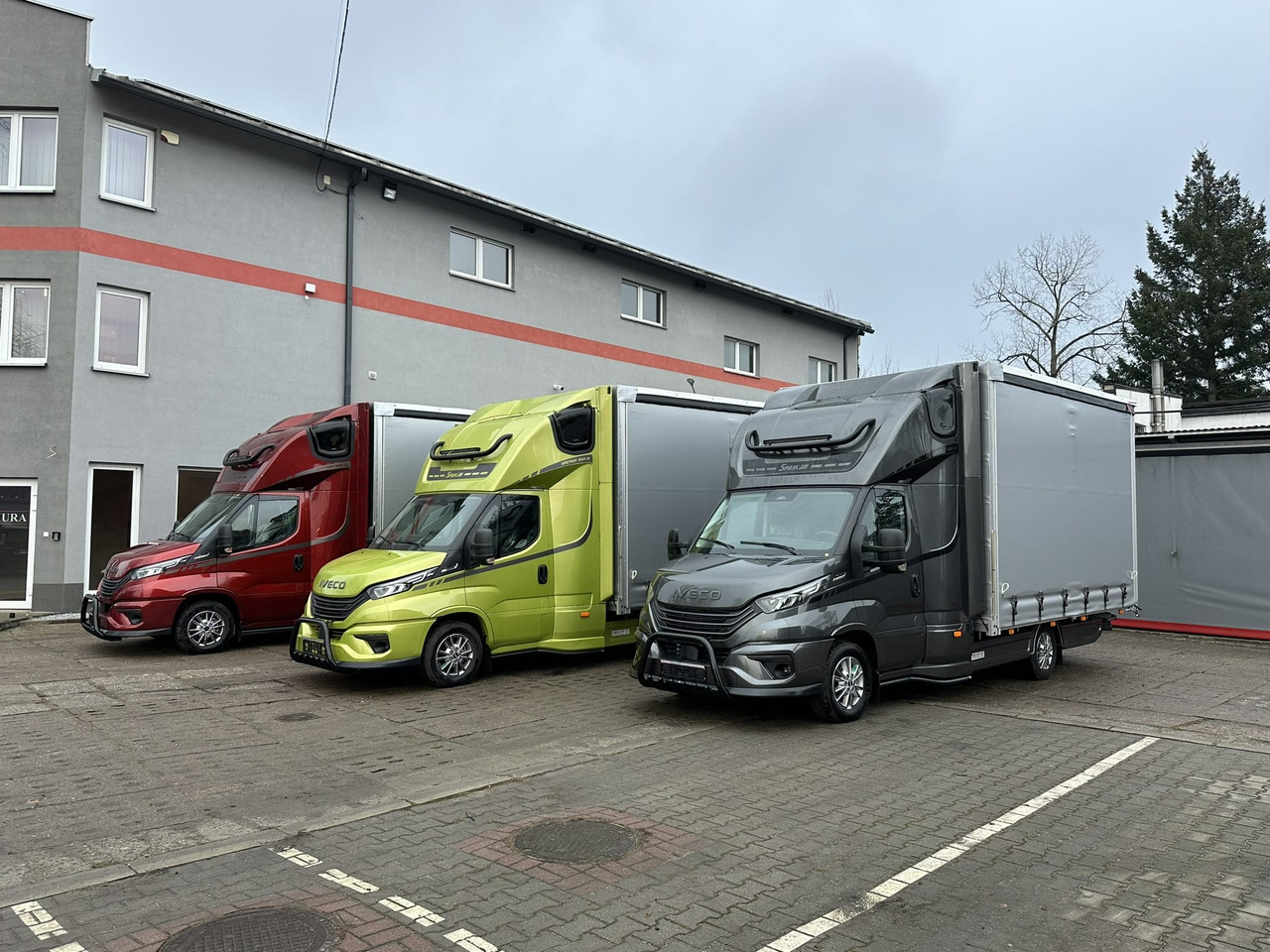 IVECO 35S18 A8 - Carrinha de lona, Carrinha cabine dupla: foto 2 IVECO 35S18 A8 - Carrinha de lona, Carrinha cabine dupla: foto 2