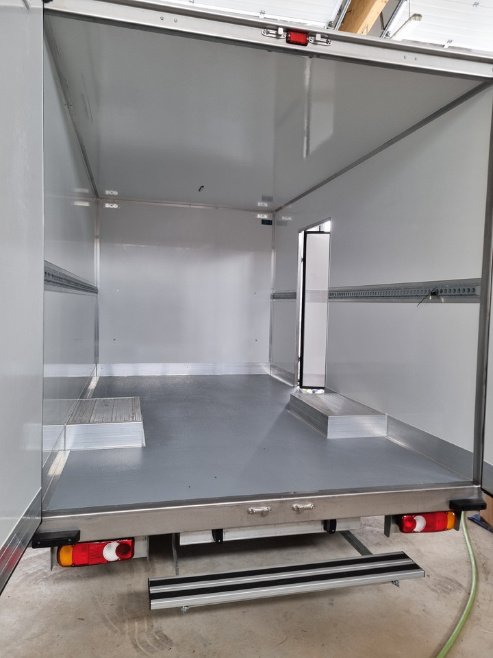 Renault Master 165 Koffer Platform Tiefrahmen - Carrinha de contentor: foto 3 Renault Master 165 Koffer Platform Tiefrahmen - Carrinha de contentor: foto 3