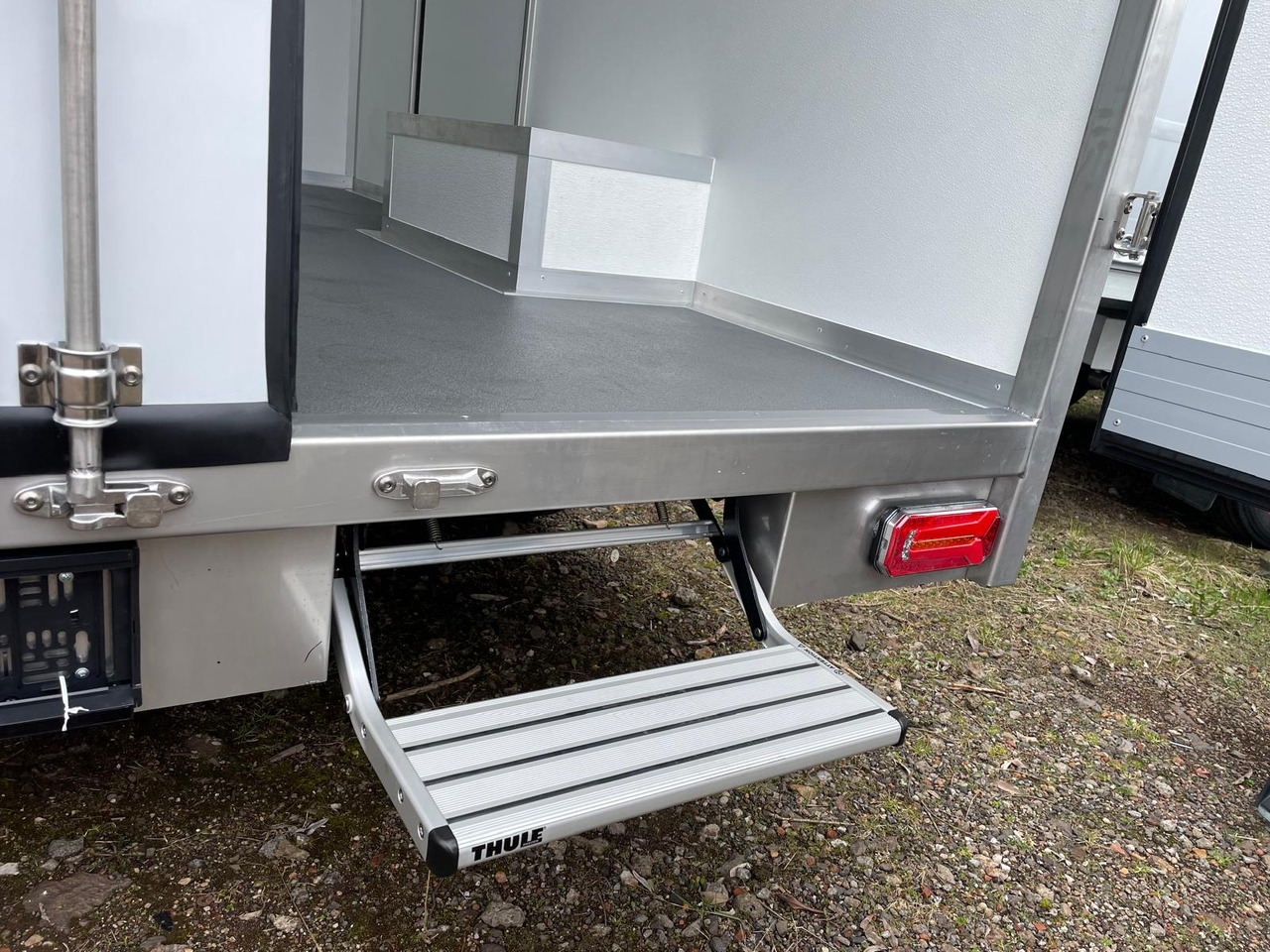 Renault Master Isolierte Koffer Platform - Carrinha de contentor: foto 4 Renault Master Isolierte Koffer Platform - Carrinha de contentor: foto 4