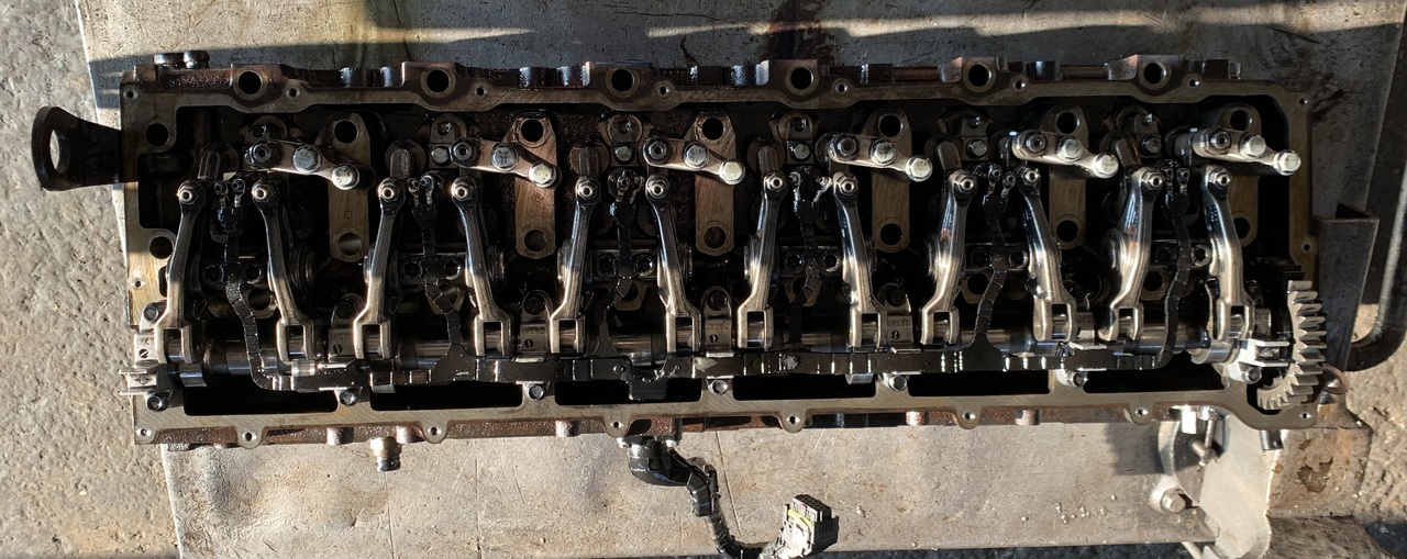 CYLINDER HEAD ASSEMBLY COMPLETE(INCLUDING CAMSHAFT) MAN TGA-TGS D2066 - Cabeça do motor para Camião: foto 1 CYLINDER HEAD ASSEMBLY COMPLETE(INCLUDING CAMSHAFT) MAN TGA-TGS D2066 - Cabeça do motor para Camião: foto 1