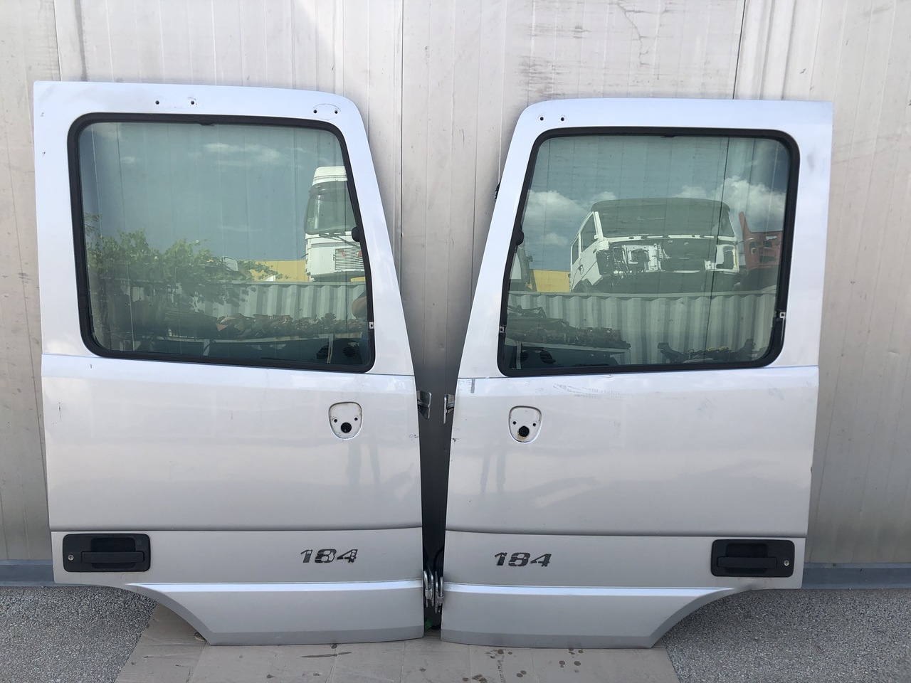 Porta e peças para Camião DOOR ACTROS MP2-3 LEFT AND RIGHT MEGA SPACE CAB: foto 8