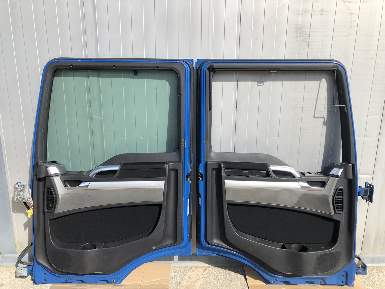 DOORS MAN TGS COMPLETE - Porta e peças para Camião: foto 4 DOORS MAN TGS COMPLETE - Porta e peças para Camião: foto 4