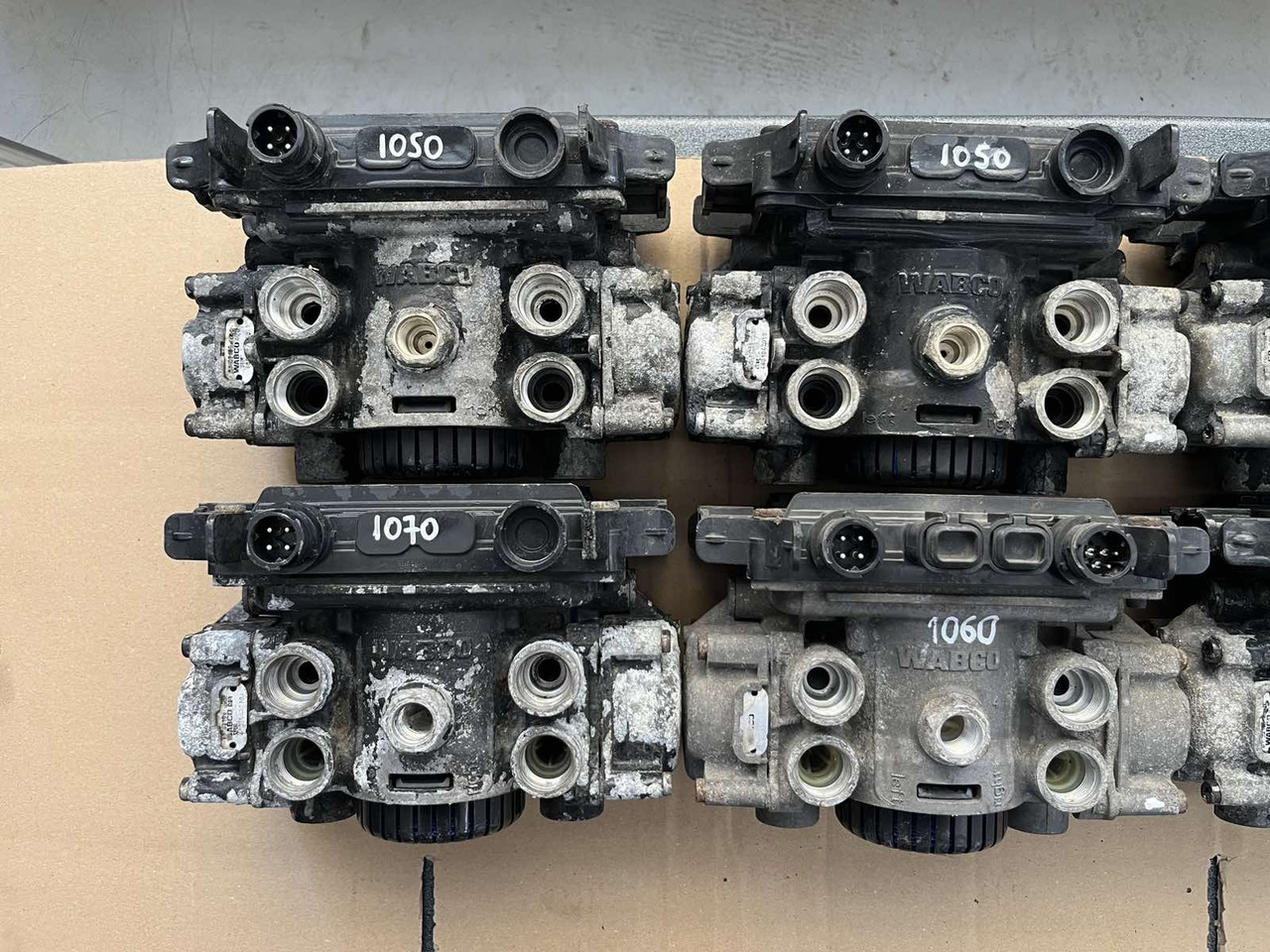 EBS AXLE MODULATOR 2 MAN TGA-TGM-TGL - Peças de freio para Camião: foto 2 EBS AXLE MODULATOR 2 MAN TGA-TGM-TGL - Peças de freio para Camião: foto 2