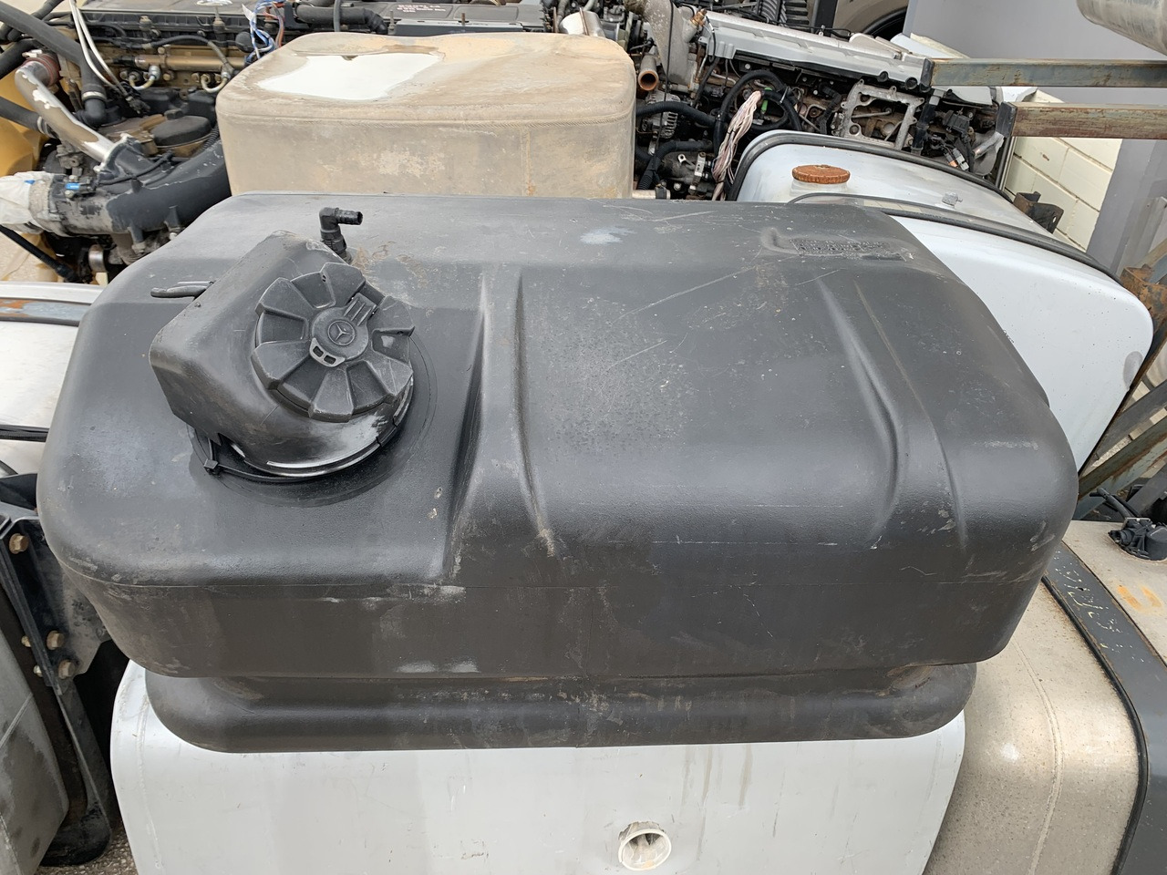 FUEL TANK ATEGO 180L - Tanque de combustível para Camião: foto 5 FUEL TANK ATEGO 180L - Tanque de combustível para Camião: foto 5
