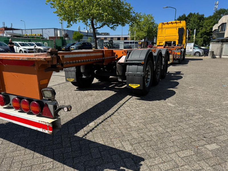 Broshuis MFCC container chassis Multi functioneel 2x 20 1x 30 1x 40 1x 45 saf assen uitschuifbaar tot 14,40 - Semi-reboque chassi: foto 3 Broshuis MFCC container chassis Multi functioneel 2x 20 1x 30 1x 40 1x 45 saf assen uitschuifbaar tot 14,40 - Semi-reboque chassi: foto 3