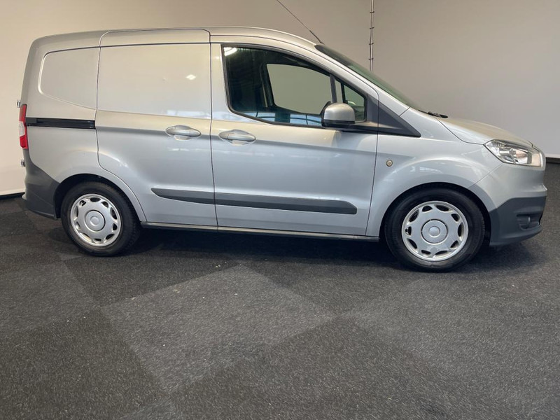 Ford Transit Courier Transit Courier 1.5 TDCI 75pk Airco - Furgão compacto: foto 4 Ford Transit Courier Transit Courier 1.5 TDCI 75pk Airco - Furgão compacto: foto 4