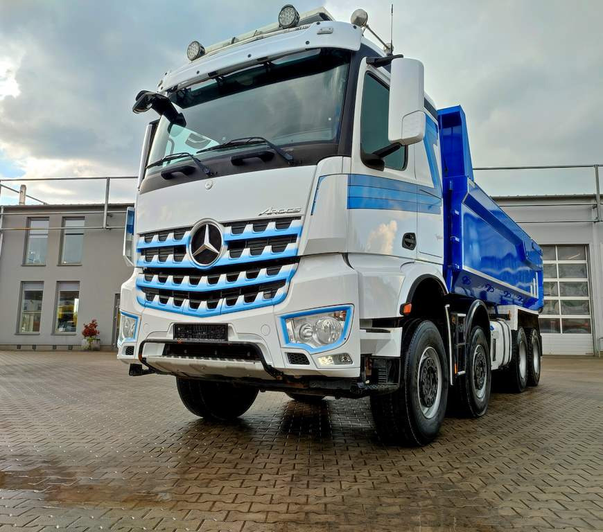 Mercedes-Benz Arocs 4151 - Camião basculante: foto 2 Mercedes-Benz Arocs 4151 - Camião basculante: foto 2