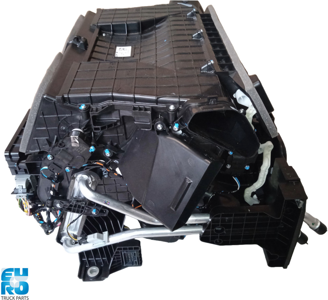 DAF XF 106 VERWARMING, CCC 2017- NIEUW 2302628 - Radiador para Camião: foto 5 DAF XF 106 VERWARMING, CCC 2017- NIEUW 2302628 - Radiador para Camião: foto 5