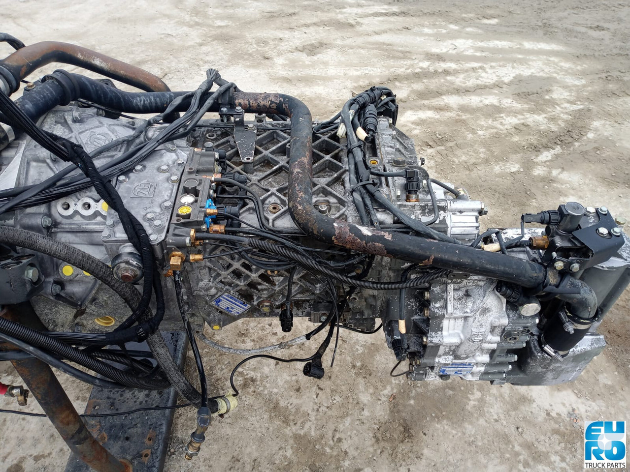 DAF ZF VERSNELLINGSBAK GEBRUIKT ZF16S1821TO MET RETARDER IT ECOSPLIT 6085005044 000242 - Caixa de velocidade para Camião: foto 1 DAF ZF VERSNELLINGSBAK GEBRUIKT ZF16S1821TO MET RETARDER IT ECOSPLIT 6085005044 000242 - Caixa de velocidade para Camião: foto 1