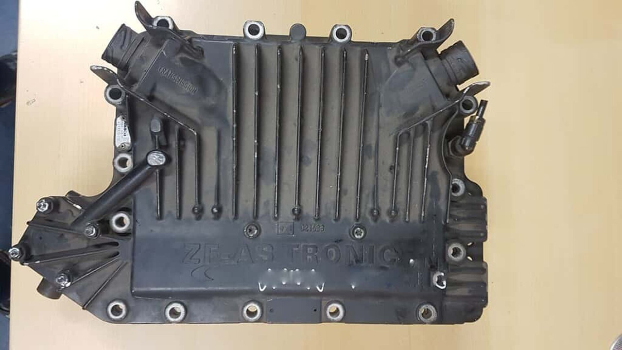 MAN TGA D20 ASTRONIC ZF 12AS2301 1T Schakeldeksel 6009274069 - Painel de instrumentos para Camião: foto 1 MAN TGA D20 ASTRONIC ZF 12AS2301 1T Schakeldeksel 6009274069 - Painel de instrumentos para Camião: foto 1