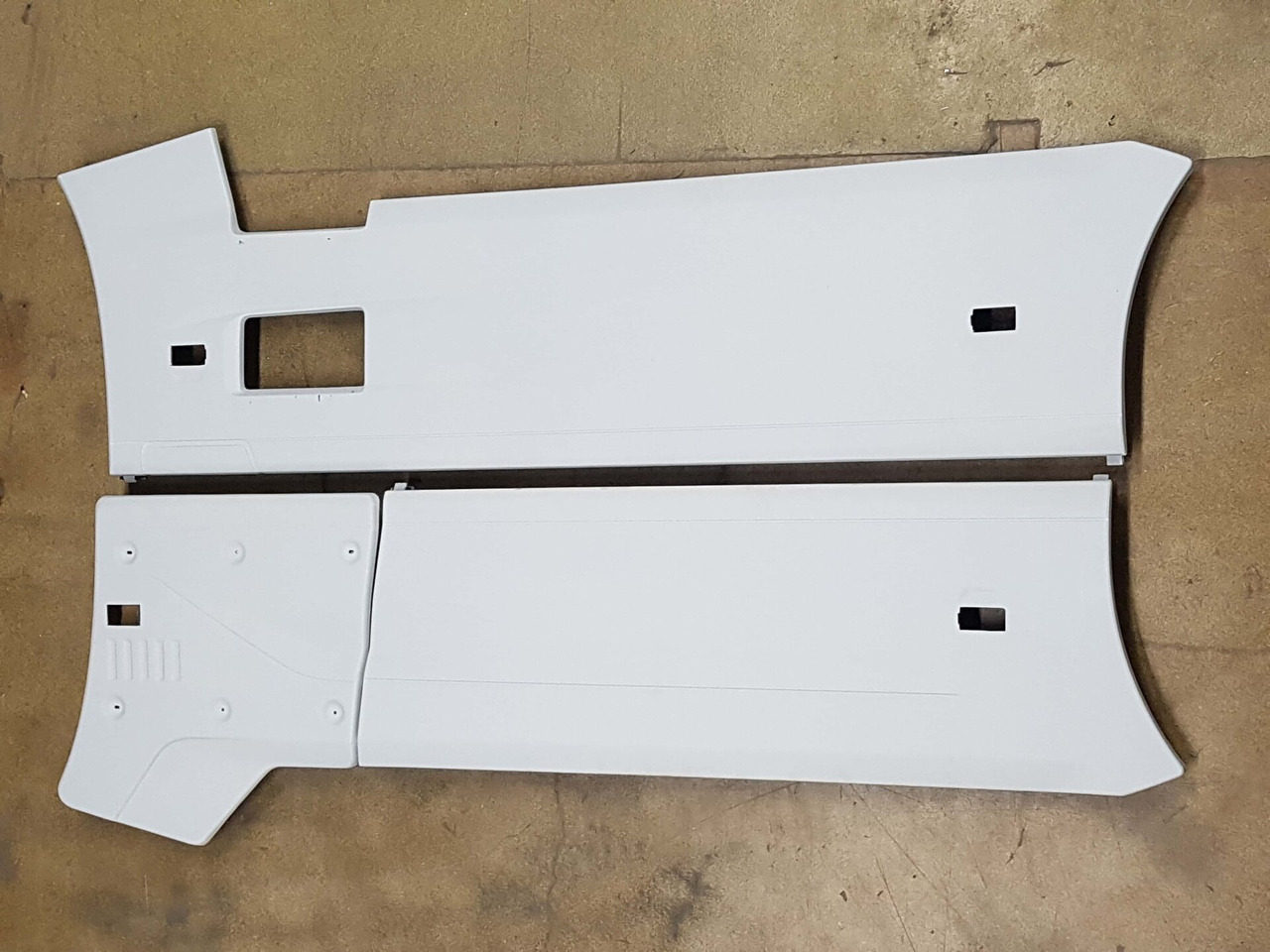 RENAULT T-RANGE SIDE SCIRT SET WB 3800 NOT PAINTED 000091 - Estrutura/ Châssis para Camião: foto 4 RENAULT T-RANGE SIDE SCIRT SET WB 3800 NOT PAINTED 000091 - Estrutura/ Châssis para Camião: foto 4