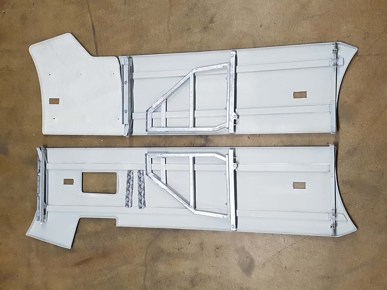 RENAULT T-RANGE SIDE SCIRT SET WB 3800 NOT PAINTED 000091 - Estrutura/ Châssis para Camião: foto 5 RENAULT T-RANGE SIDE SCIRT SET WB 3800 NOT PAINTED 000091 - Estrutura/ Châssis para Camião: foto 5