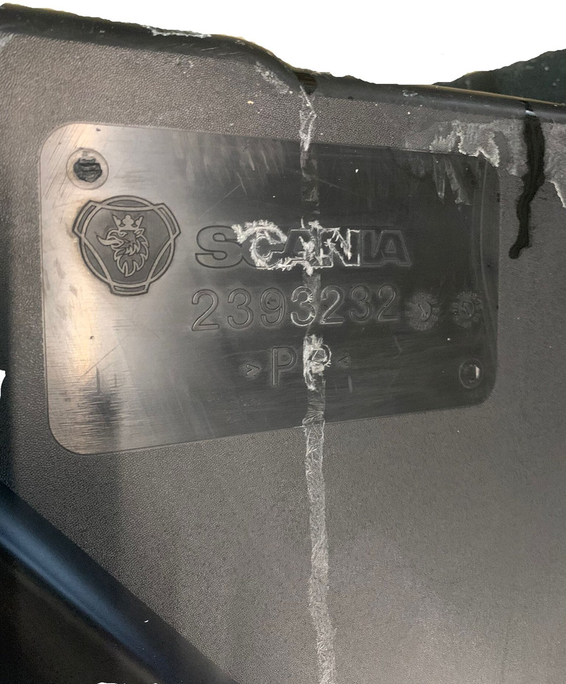 Tanque para AdBlue para Camião SC ADBLUE / REDUCTANT TANK 105 DM³ 2393232U: foto 6