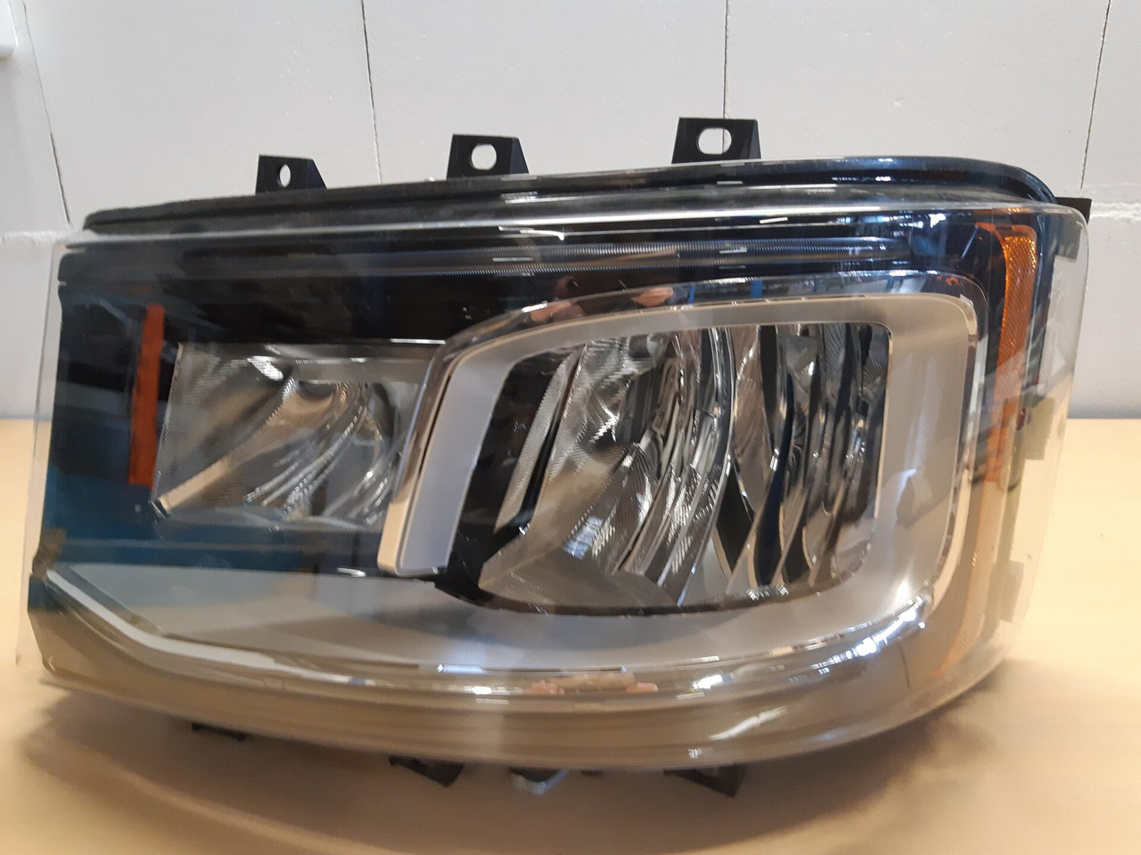 SCANIA S LED KOPLAMP LH 2674390U 2379882 2655848 - Farol dianteira para Camião: foto 1 SCANIA S LED KOPLAMP LH 2674390U 2379882 2655848 - Farol dianteira para Camião: foto 1