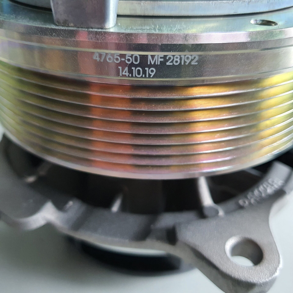 WATERPOMP DAF XF/CF EURO 6 XF 106 2104578R 1949540 - Bomba de refrigeração para Camião: foto 3 WATERPOMP DAF XF/CF EURO 6 XF 106 2104578R 1949540 - Bomba de refrigeração para Camião: foto 3