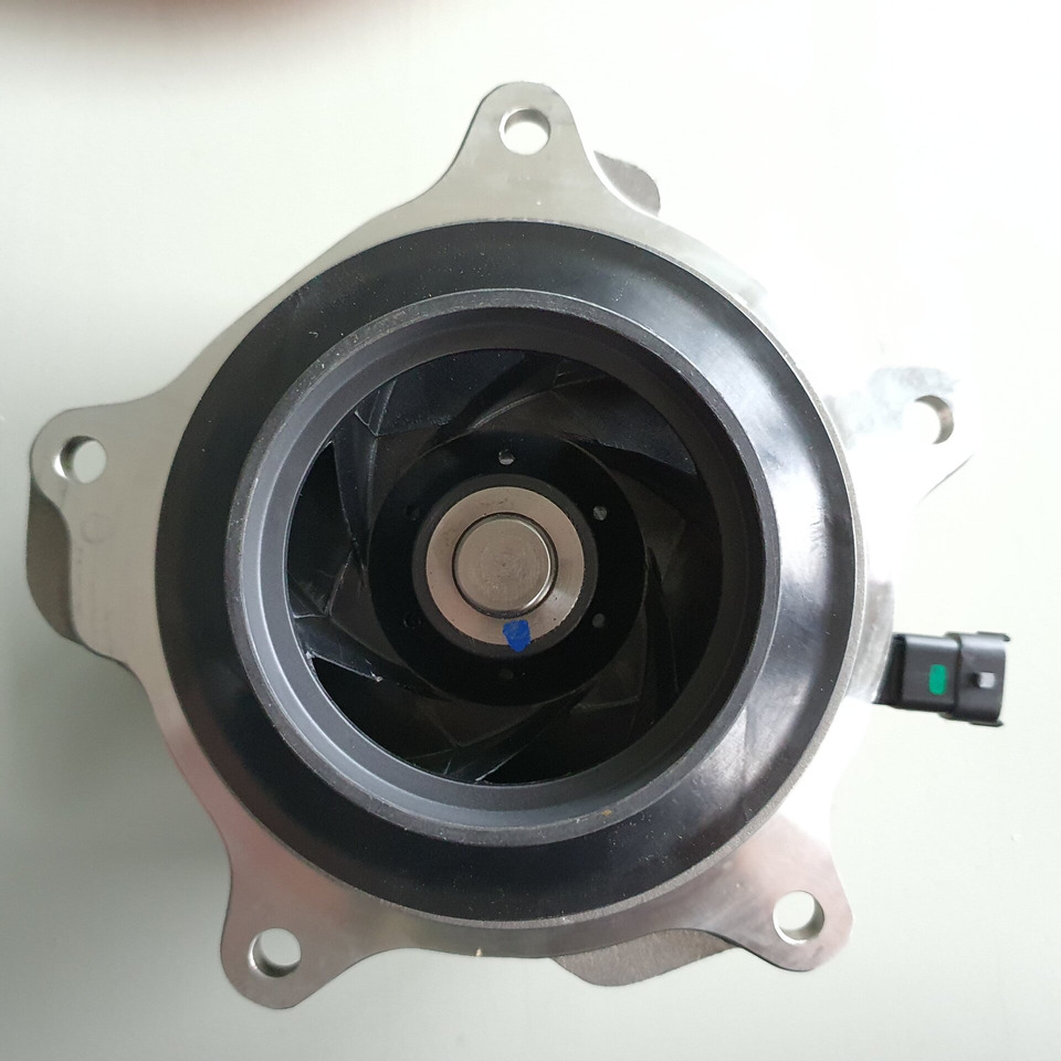 WATERPOMP DAF XF/CF EURO 6 XF 106 2104578R 1949540 - Bomba de refrigeração para Camião: foto 5 WATERPOMP DAF XF/CF EURO 6 XF 106 2104578R 1949540 - Bomba de refrigeração para Camião: foto 5