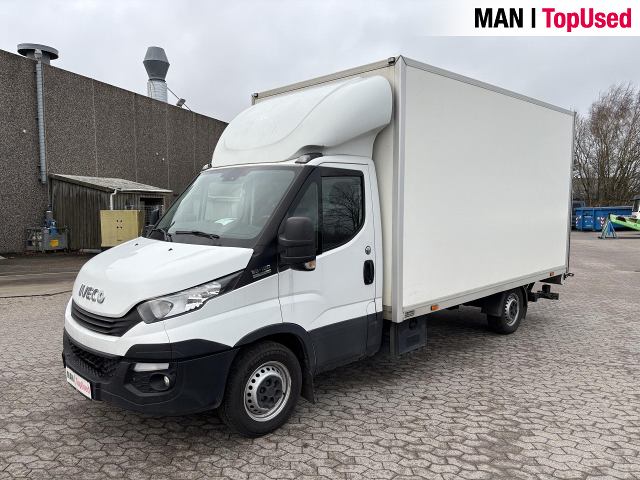 IVECO 35S16 - Carrinha de contentor: foto 1 IVECO 35S16 - Carrinha de contentor: foto 1
