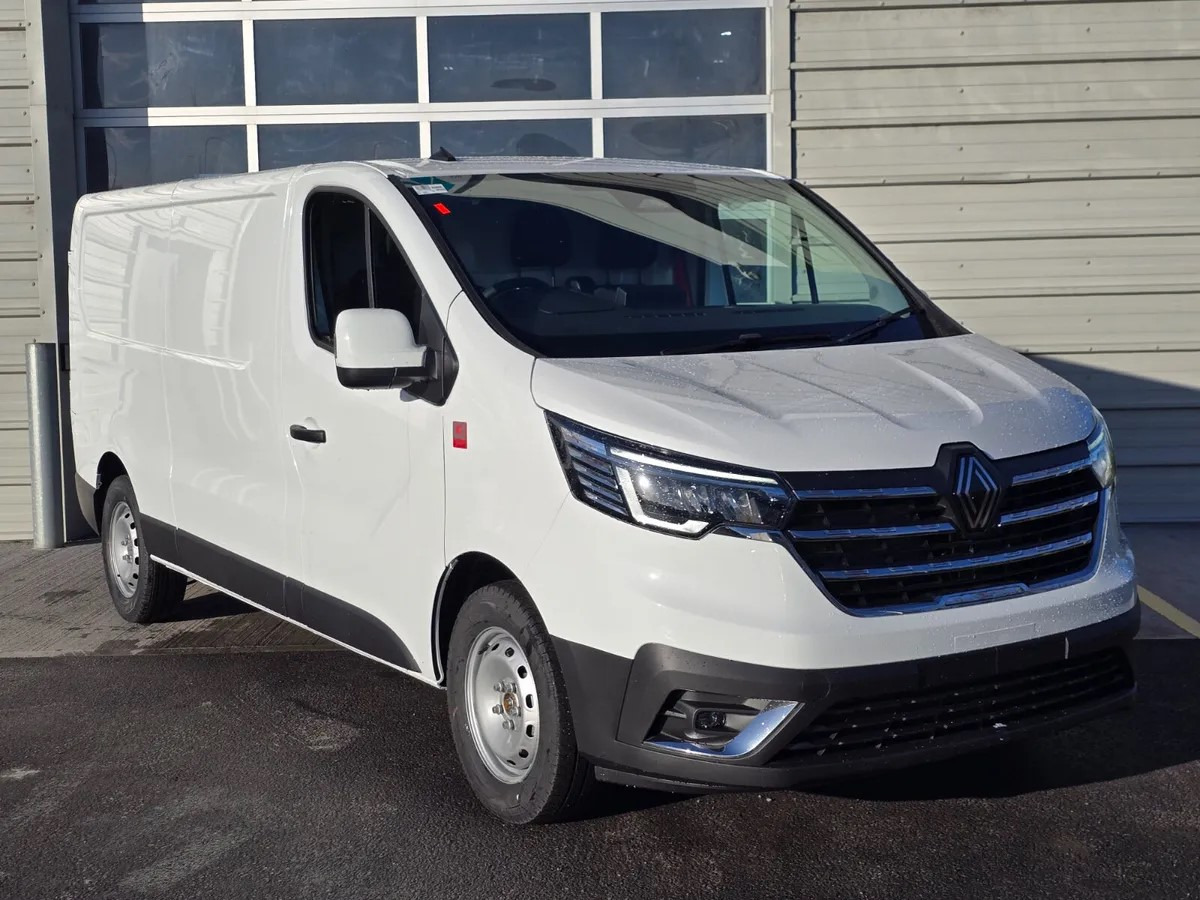 2025 New Renault Trafic Red Edition 150BHP - Furgão: foto 1 2025 New Renault Trafic Red Edition 150BHP - Furgão: foto 1