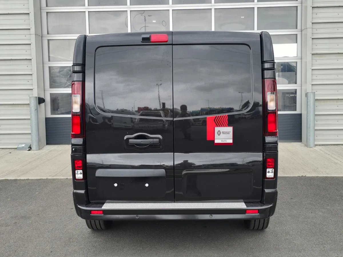 NEW Renault Trafic Exclusive 170BHP/150BHP Auto Black - Furgão: foto 5 NEW Renault Trafic Exclusive 170BHP/150BHP Auto Black - Furgão: foto 5