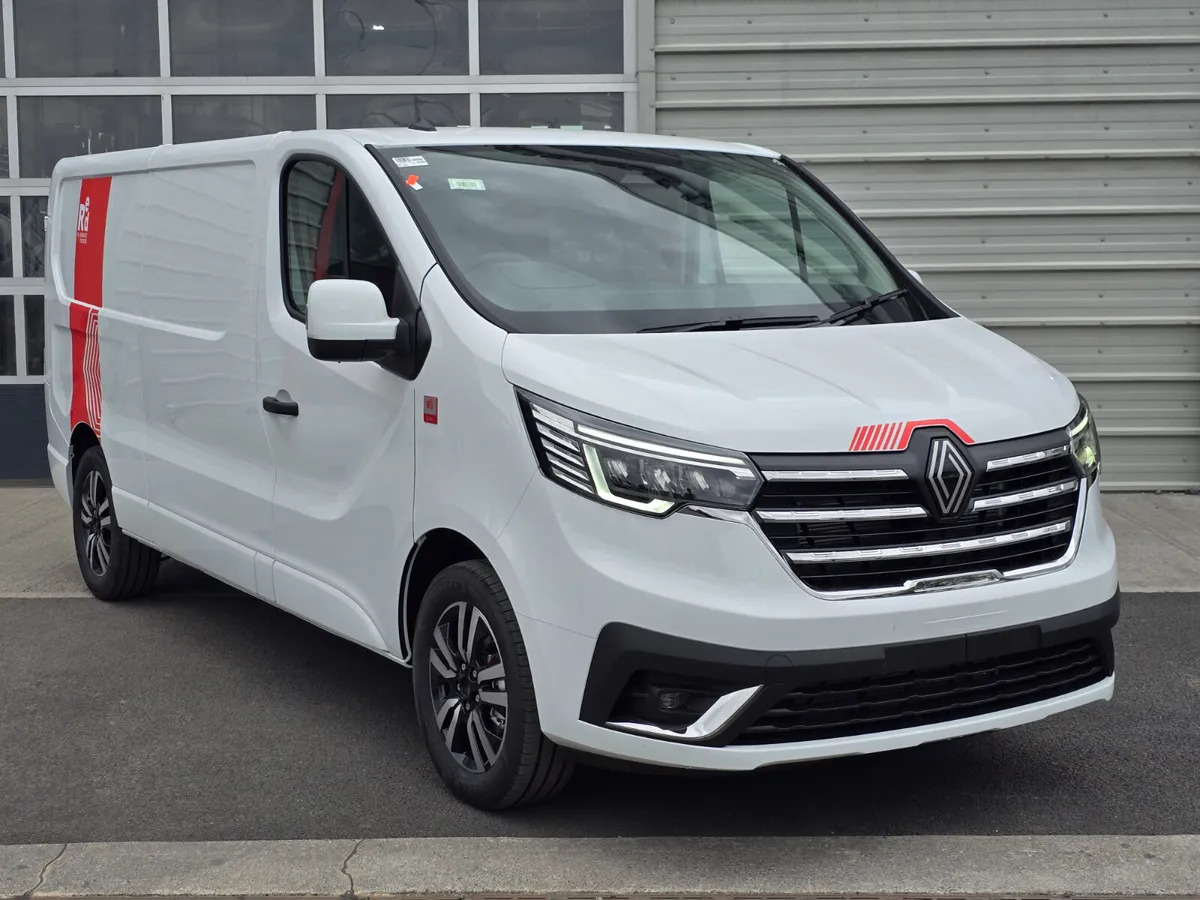 NEW Renault Trafic Exclusive 170BHP/150BHP Auto White - Furgão: foto 1 NEW Renault Trafic Exclusive 170BHP/150BHP Auto White - Furgão: foto 1