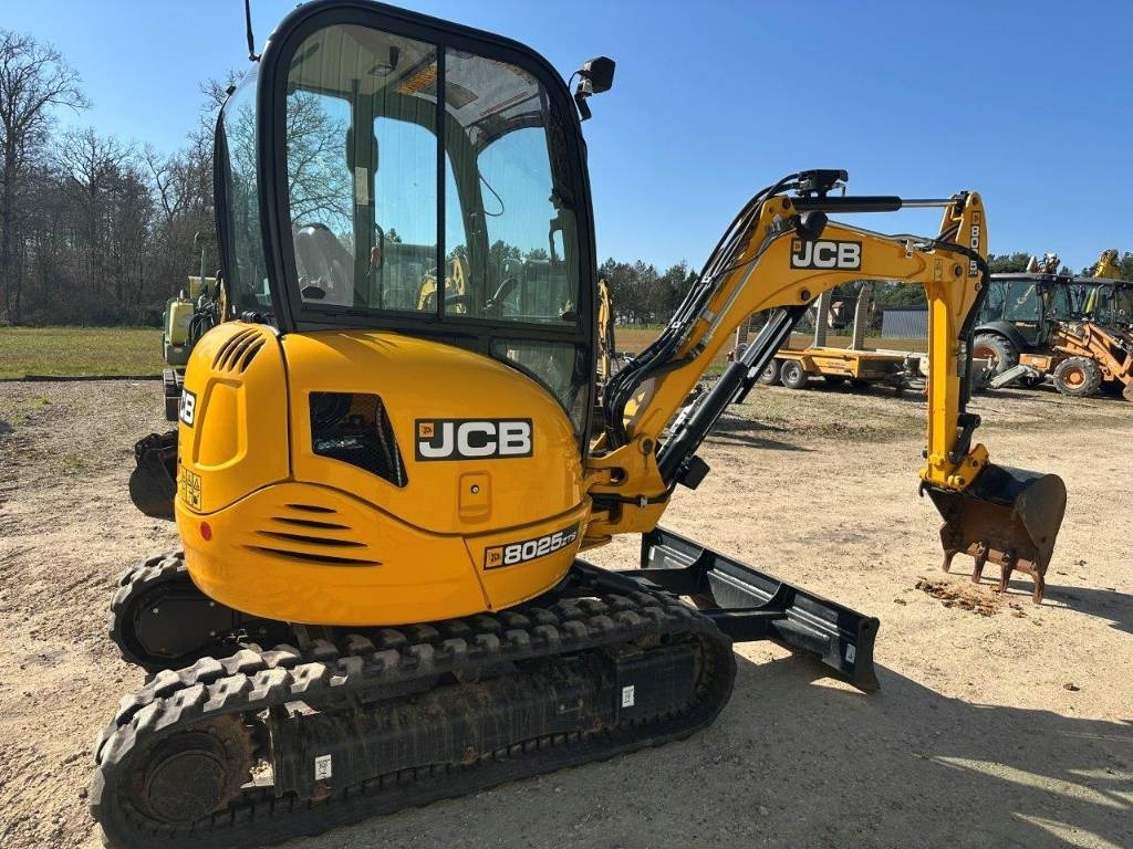Locação financeira de JCB 8025 ZTSL  JCB 8025 ZTSL: foto 8
