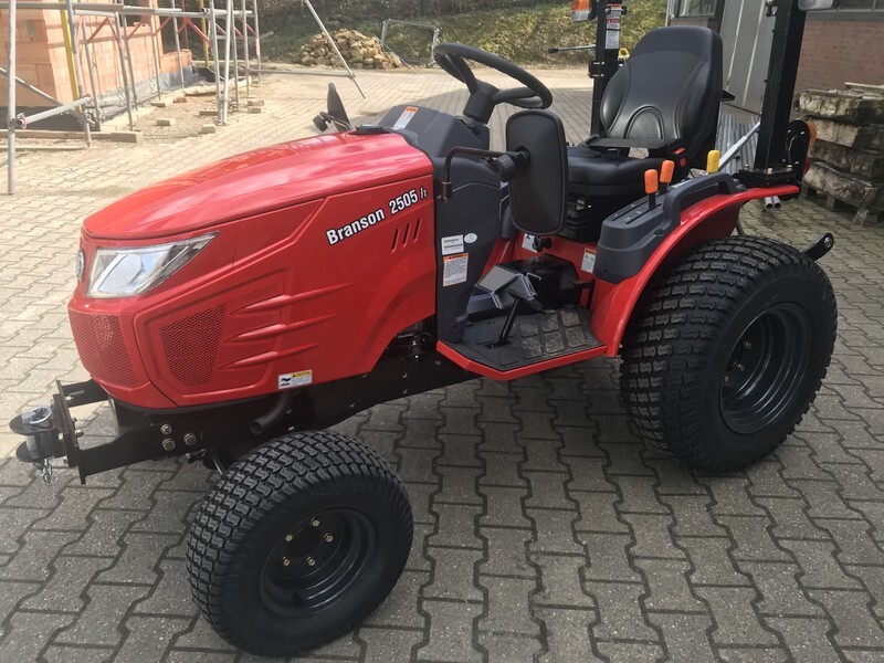Branson 2505h tractor - Mini trator: foto 3 Branson 2505h tractor - Mini trator: foto 3