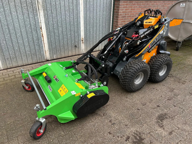 Giant SK252D + klepelmaaier - Carregadora articulada: foto 2 Giant SK252D + klepelmaaier - Carregadora articulada: foto 2