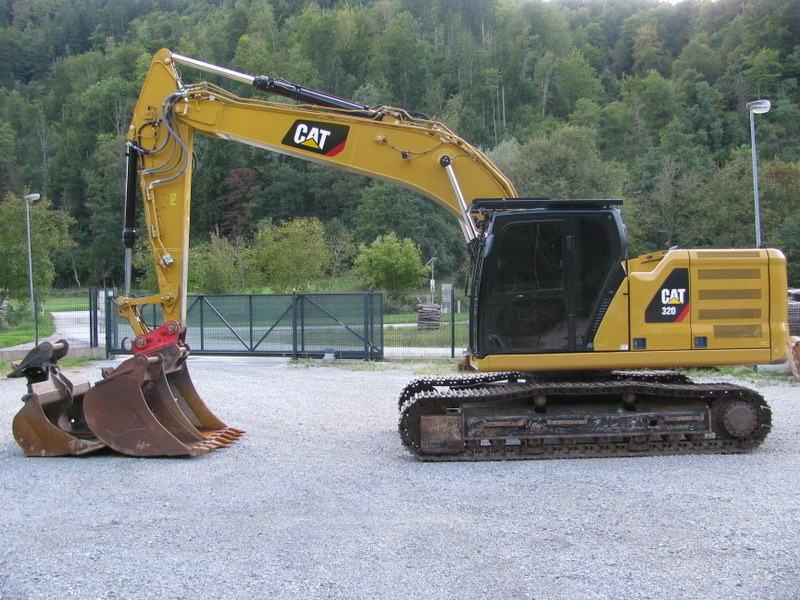 CATERPILLAR 320 with 3 buckets 6.815 houers - Escavadora de rastos: foto 3 CATERPILLAR 320 with 3 buckets 6.815 houers - Escavadora de rastos: foto 3