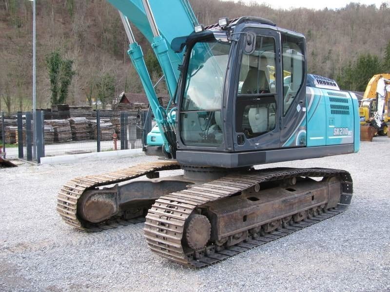 Kobelco SK210NLC-10 Vsa oprema TOP stanje - Escavadora de rastos: foto 2 Kobelco SK210NLC-10 Vsa oprema TOP stanje - Escavadora de rastos: foto 2