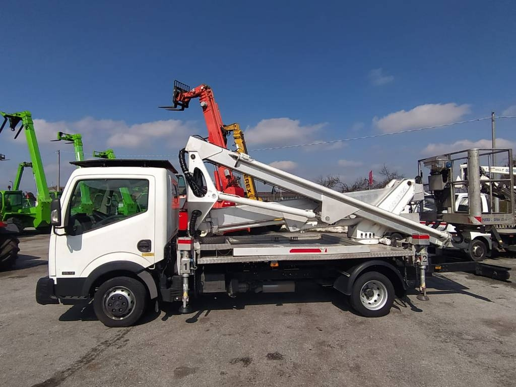 Multitel HX200 - Caminhão com plataforma aérea: foto 1 Multitel HX200 - Caminhão com plataforma aérea: foto 1