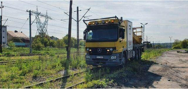 Mercedes-Benz 3344 SRT SCHÖRLING Road Rail Railway Zweiweg - Camião, Camião grua: foto 4 Mercedes-Benz 3344 SRT SCHÖRLING Road Rail Railway Zweiweg - Camião, Camião grua: foto 4