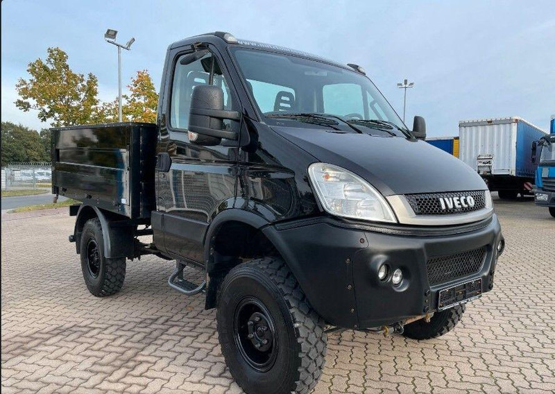 Iveco 35S17 W 4x4 Flatbed - Carrinha de caixa aberta: foto 2 Iveco 35S17 W 4x4 Flatbed - Carrinha de caixa aberta: foto 2