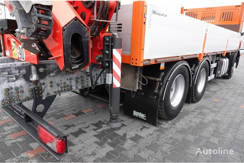 Locação financeira de Iveco 420 Flatbed + crane FASSI 185 6x2 Iveco 420 Flatbed + crane FASSI 185 6x2: foto 18