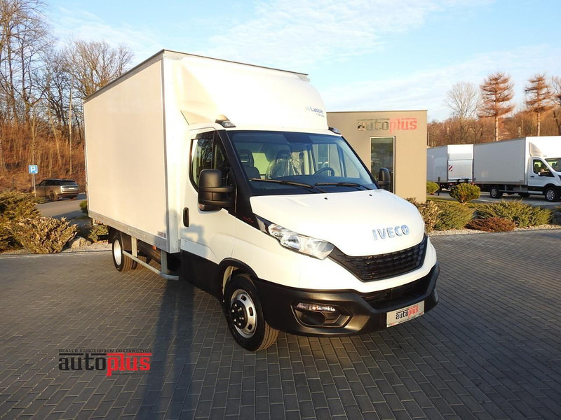 Iveco DAILY 35S16 KONTENER WINDA 8 PALET TEMPOMAT KLIMATYZACJA BLIŹNIA - Carrinha de contentor: foto 1 Iveco DAILY 35S16 KONTENER WINDA 8 PALET TEMPOMAT KLIMATYZACJA BLIŹNIA - Carrinha de contentor: foto 1