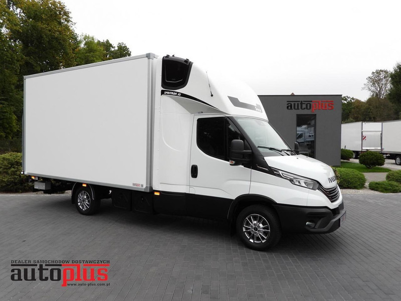 Iveco DAILY 35S18 KONTENER HI-MATIC WINDA 8 PALET TEMPOMAT NAWIGACJA L - Carrinha de contentor: foto 1 Iveco DAILY 35S18 KONTENER HI-MATIC WINDA 8 PALET TEMPOMAT NAWIGACJA L - Carrinha de contentor: foto 1
