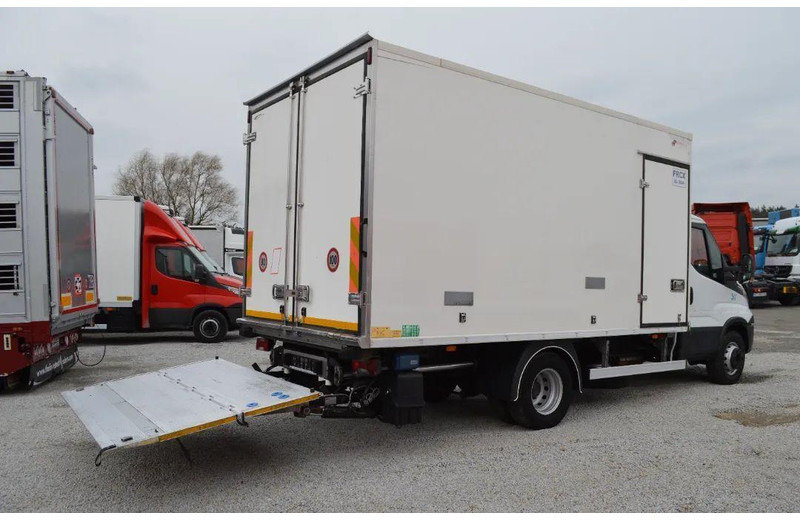 Iveco DAILY 60C15 60-150 TWO-CHAMBER REFRIGERATOR CONTAINER ISOTHERM F - Carrinha frigorífica: foto 5 Iveco DAILY 60C15 60-150 TWO-CHAMBER REFRIGERATOR CONTAINER ISOTHERM F - Carrinha frigorífica: foto 5