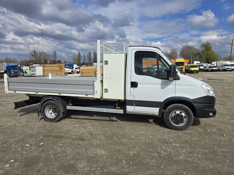 Iveco Daily 35 C 13 - Tipper + tool box - Carrinha basculante: foto 4 Iveco Daily 35 C 13 - Tipper + tool box - Carrinha basculante: foto 4