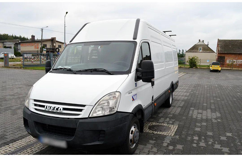 Iveco Daily 35C15 Blaszak L4H2 Brygadówka 6-seater Doka Dubel Cabin - Minibus, Furgão de passageiros: foto 2 Iveco Daily 35C15 Blaszak L4H2 Brygadówka 6-seater Doka Dubel Cabin - Minibus, Furgão de passageiros: foto 2