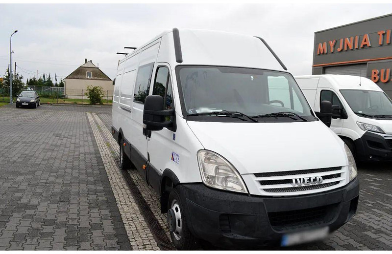 Iveco Daily 35C15 Blaszak L4H2 Brygadówka 6-seater Doka Dubel Cabin - Minibus, Furgão de passageiros: foto 1 Iveco Daily 35C15 Blaszak L4H2 Brygadówka 6-seater Doka Dubel Cabin - Minibus, Furgão de passageiros: foto 1