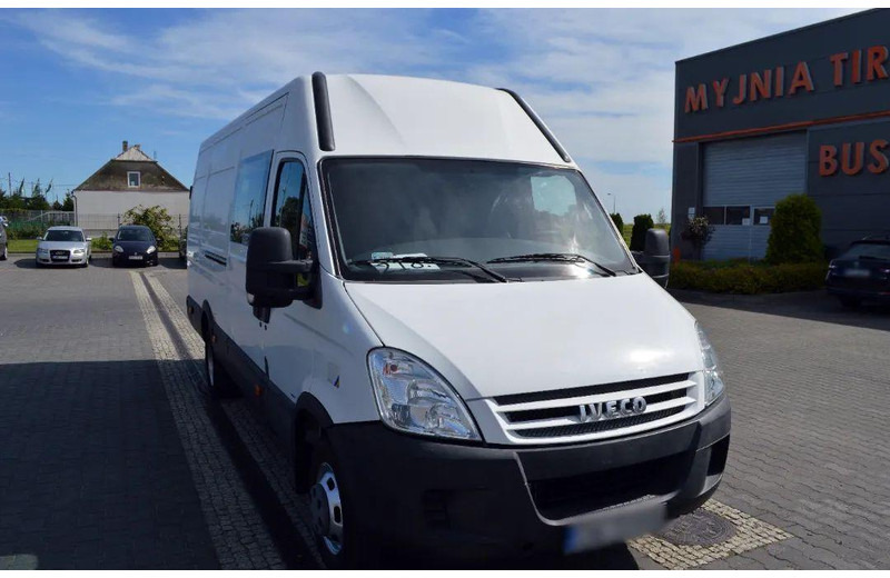 Iveco Daily 35C15 Furgon L4H3 Brygadówka 6-seater Doka Doubel Cabin - Minibus, Furgão de passageiros: foto 1 Iveco Daily 35C15 Furgon L4H3 Brygadówka 6-seater Doka Doubel Cabin - Minibus, Furgão de passageiros: foto 1