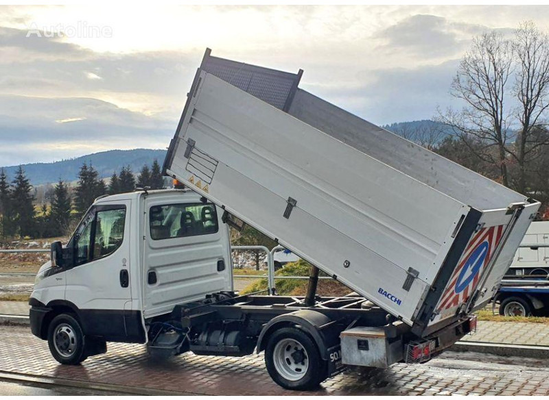 Iveco Daily 35c-14 3 way tipper BENZIN - Carrinha basculante: foto 3 Iveco Daily 35c-14 3 way tipper BENZIN - Carrinha basculante: foto 3