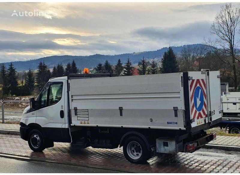 Iveco Daily 35c-14 3 way tipper BENZIN - Carrinha basculante: foto 5 Iveco Daily 35c-14 3 way tipper BENZIN - Carrinha basculante: foto 5
