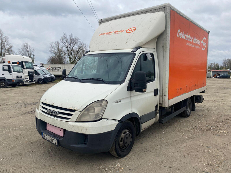 Iveco Daily 40 C 15 - Koffer + DHollandia LBW - Carrinha de contentor: foto 2 Iveco Daily 40 C 15 - Koffer + DHollandia LBW - Carrinha de contentor: foto 2